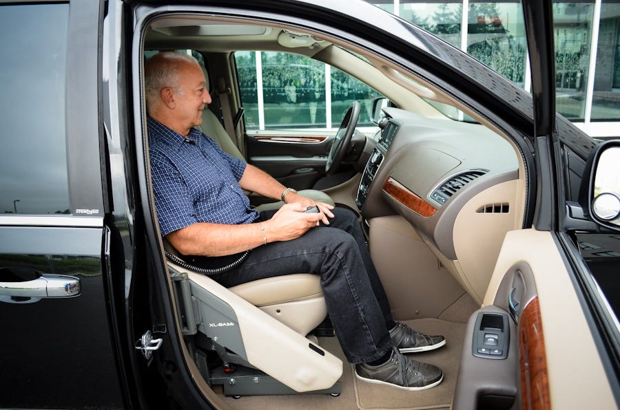 Adapt Solutions XL-BASE in car