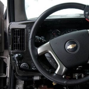 left foor accelerator with electronic autolock driving aid