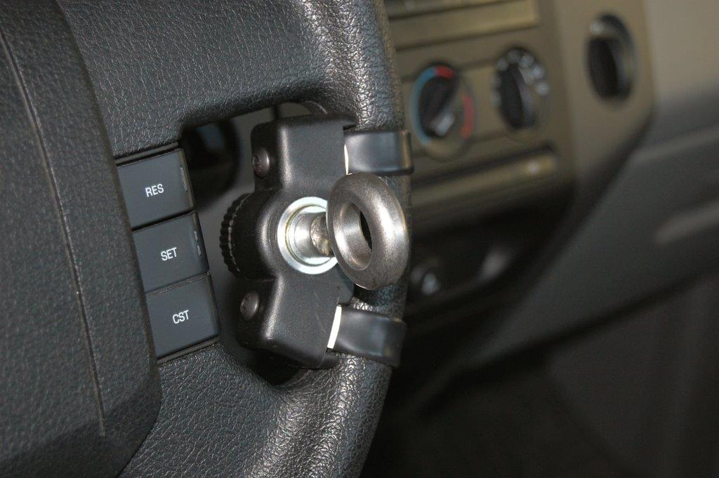 amputee spinner driving aid