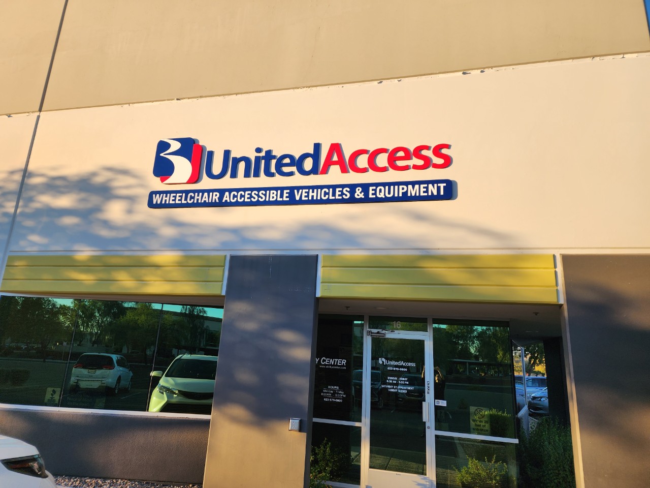 United Access Phoenix Exterior