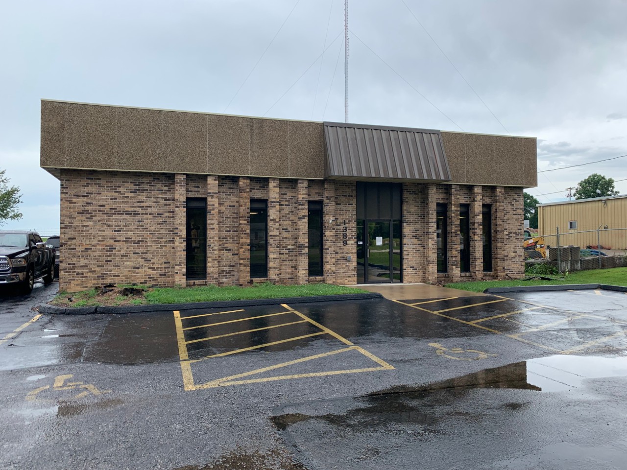 exterior brick building of United Access Springfield, MO
