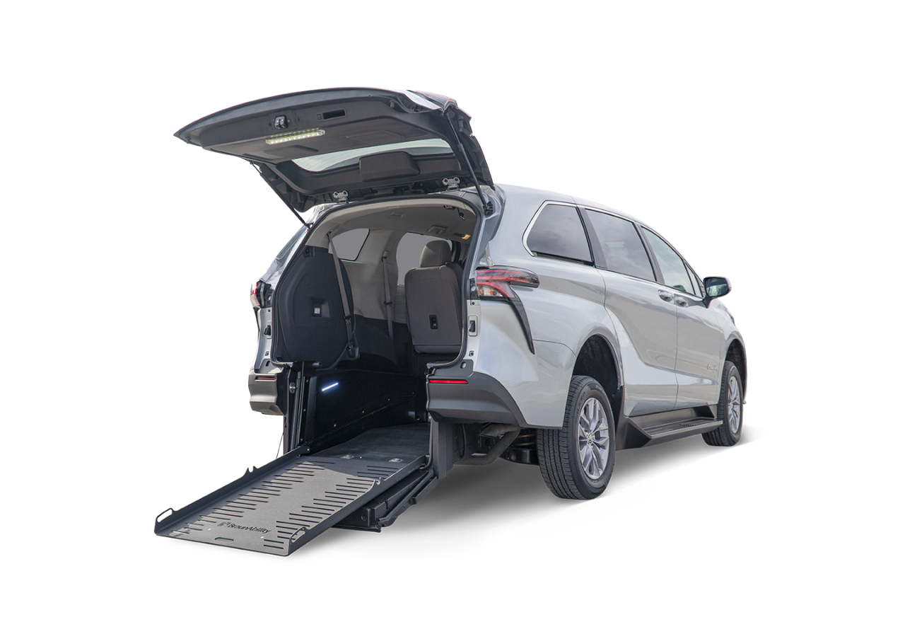 Toyota sienna commercial manual reare entry ada wheelchair  van