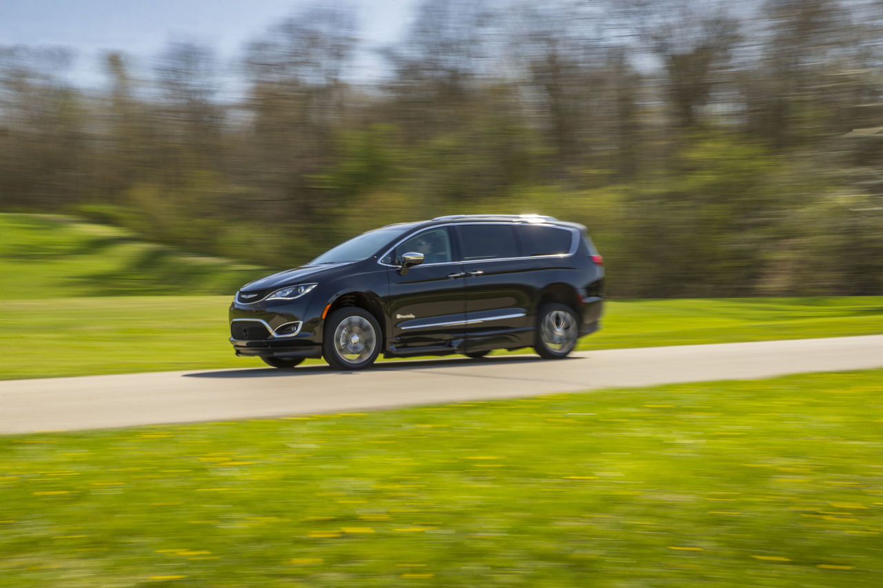 chrysler pacifica wheelchair van