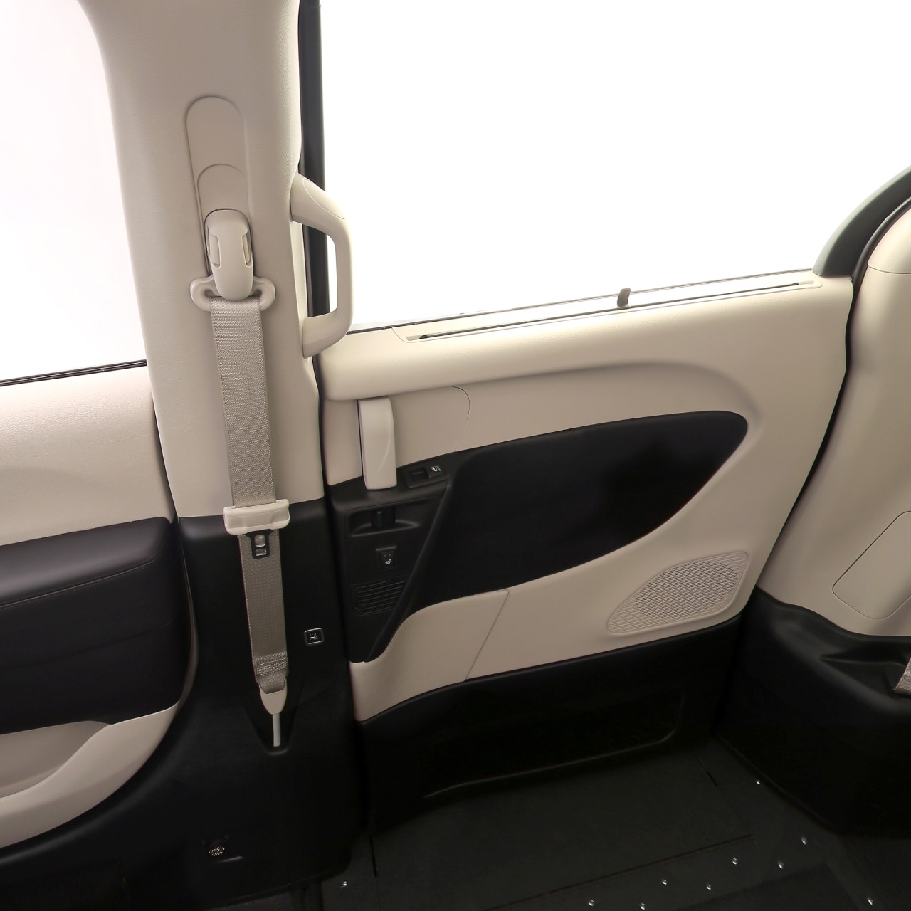 VMI Pacifica NorthStar Wheelchair Van door