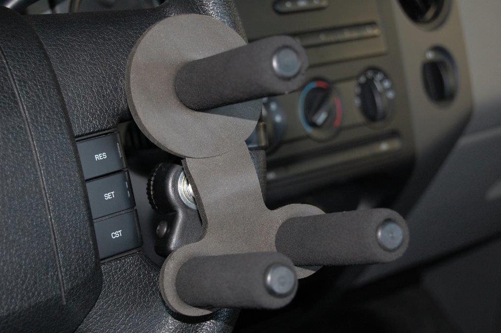 tri-pin spinner driving aid